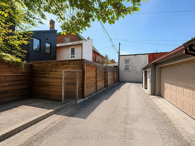 702 Queen St W #2 — Photo 17