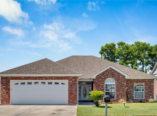 212 Tulip Dr, Houma, LA 70360