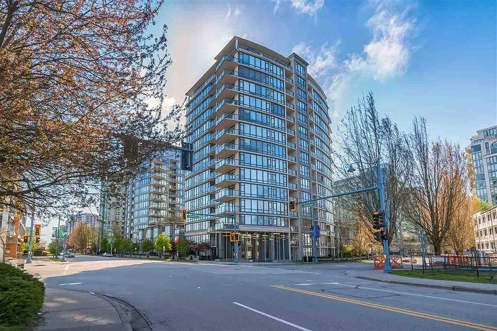 2 bed, 900 sqft, $2,750 — Photo 1