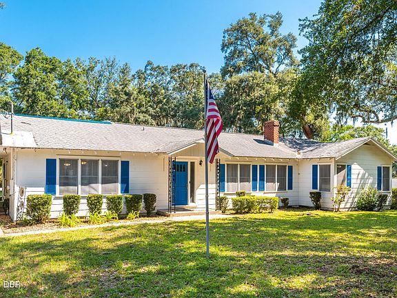 4th image of 8443 Fort Caroline Rd