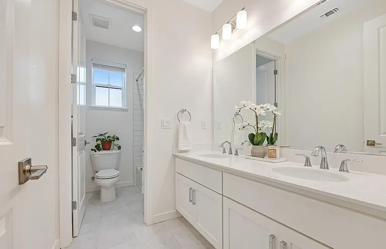 1747 Linden Ln — Photo 20