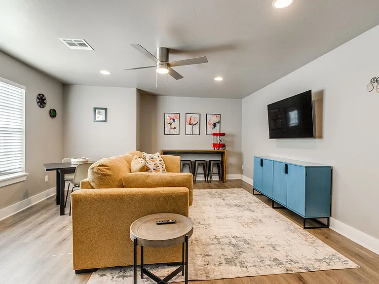 609 Abadan Dr — Photo 15