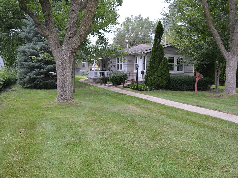 front yard, view from east
