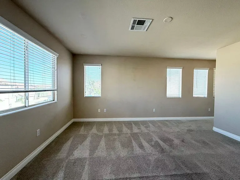 3925 Philomena St — Photo 10