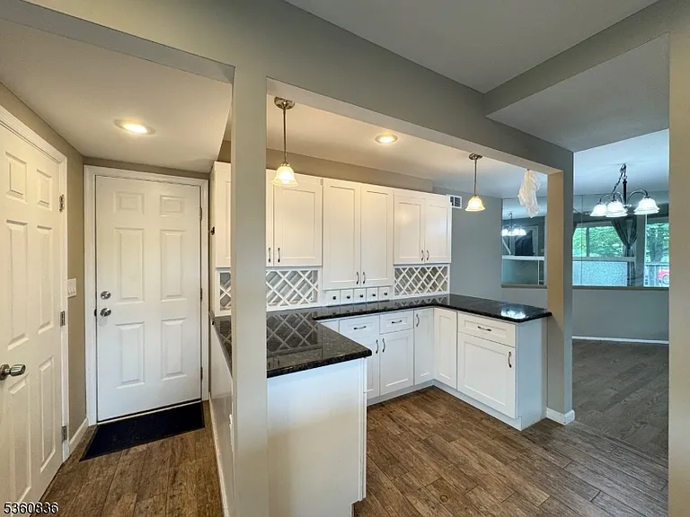 3311 Bloomingdale Dr — Photo 9