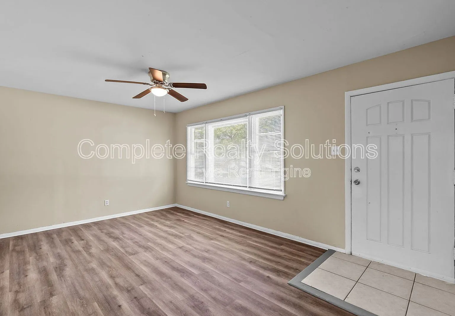 4 bed, 1.0 bath, 1080 sqft, $1,100 — Photo 3
