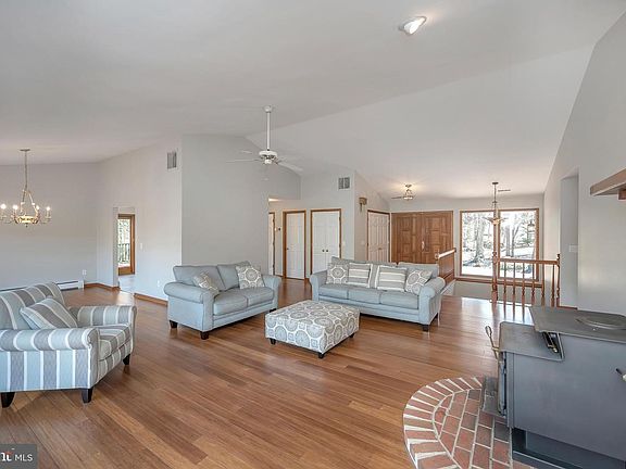 3rd image of 12717 Lake Wilderness Ln