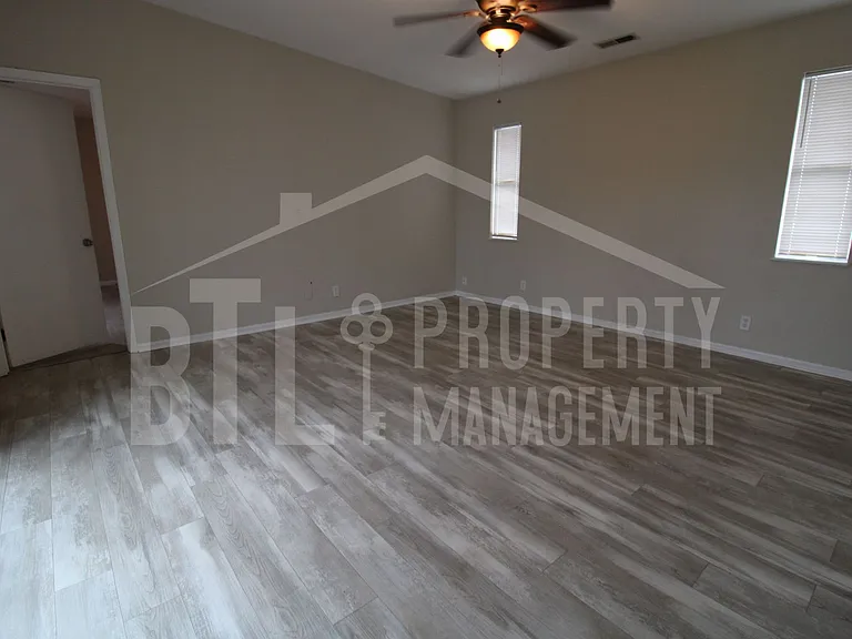 240 Fox Ridge Rd — Photo 22