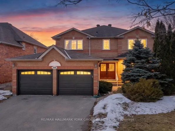 263 McClellan Way, Aurora, ON L4G 6N9
