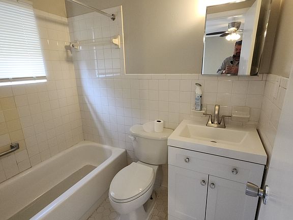 5th image of 9611 17th Bay St APT 4