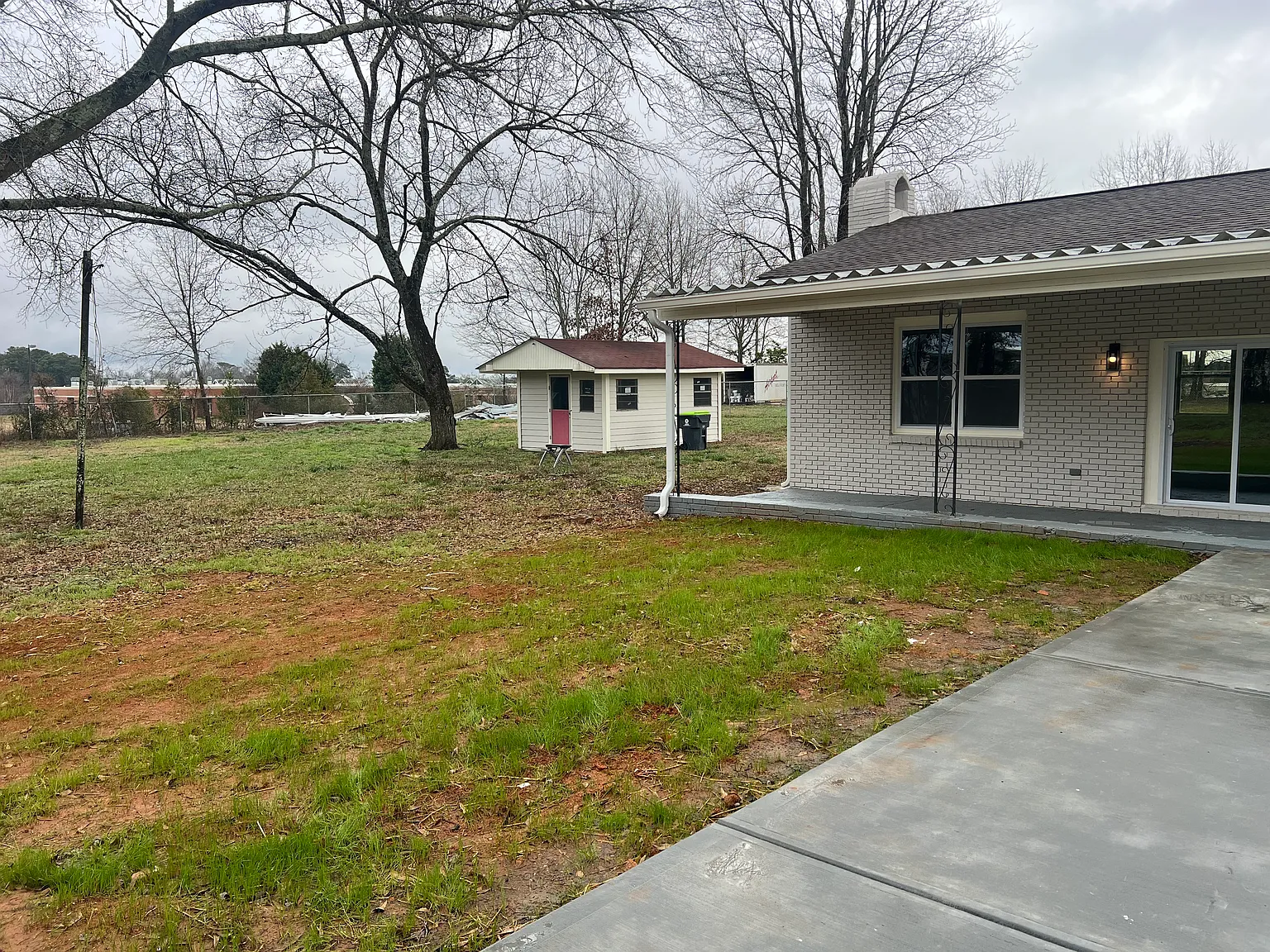 175 Moss Dr — Photo 1
