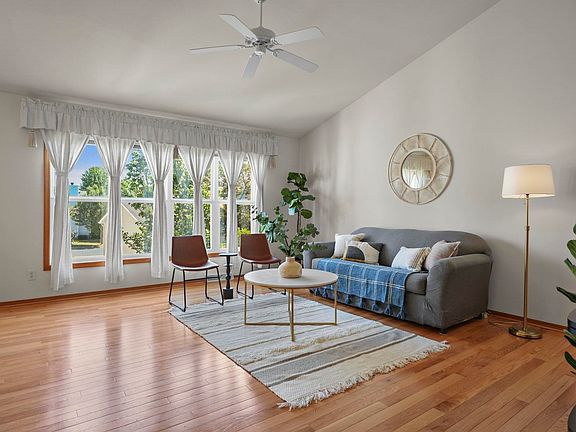 3rd image of 1110 Velvet Leaf Dr