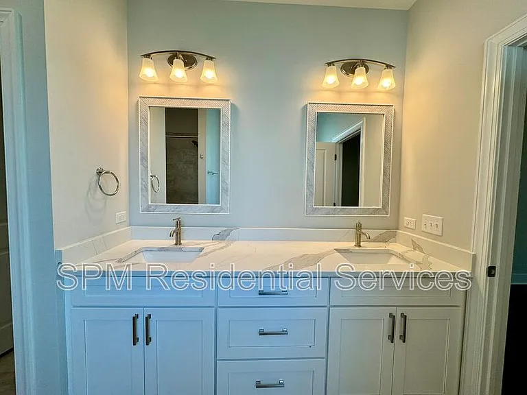 1121 Echo Dr NE — Photo 20