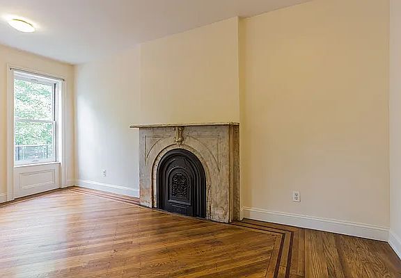 4th image of 82 Cambridge Pl #2