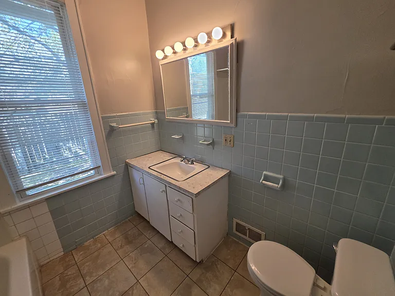 359 College Ave — Photo 11