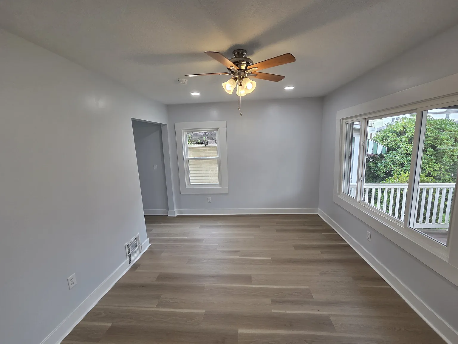 2 bed, 1200 sqft, $1,300 — Photo 3