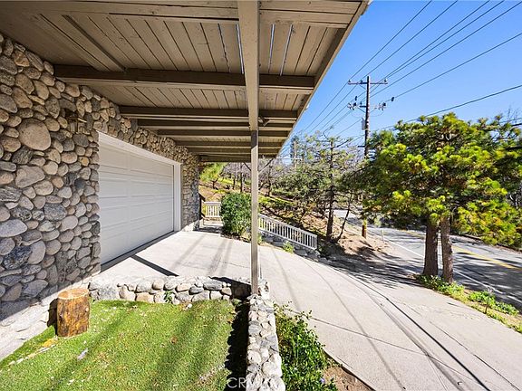 3rd image of 1113 Grass Valley Rd