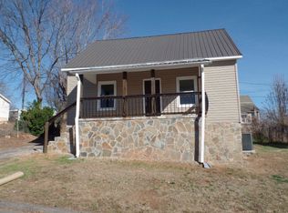 122 6th C St, Marion, NC 28752