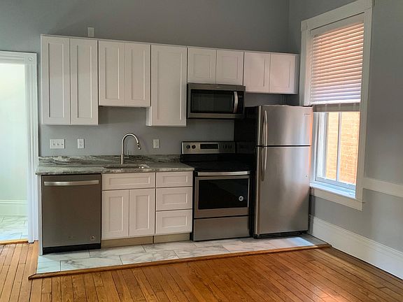 3rd image of 125 S Laurel St APT 1