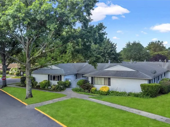 81 Feller Drive #81, Central Islip, NY 11722