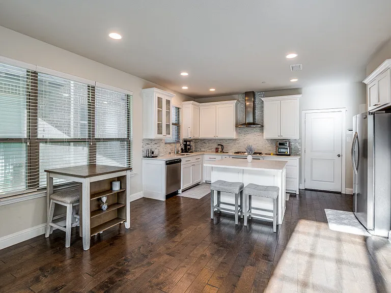 4654F Rhett Ln — Photo 11