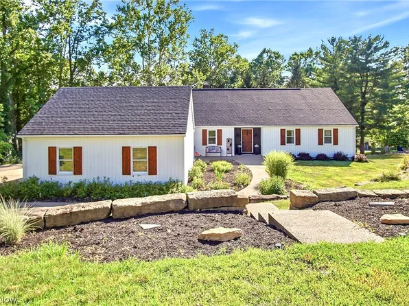 5200 Hampton Ct, Zanesville, OH 43701