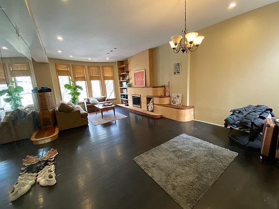 3rd image of 1037 W Belden Ave #2