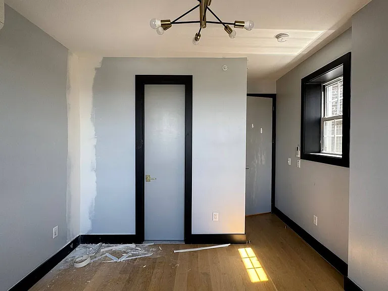 41 Van Wagenen Ave #4L — Photo 10