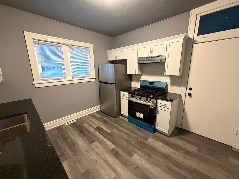 1st image of 4020 Deodar St Unit B