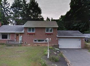 2302 Chestnut View Dr, Lancaster, PA 17603