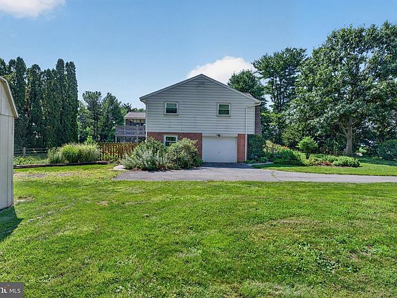 4th image of 1277 S Colebrook Rd