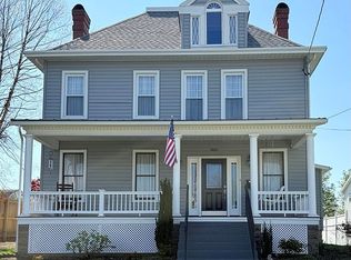 305 W 4th St, Williamstown, WV 26187