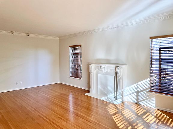 5th image of 8415 Fountain Ave #C