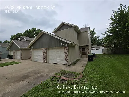 1938 NE Knollbrook St Photo 1