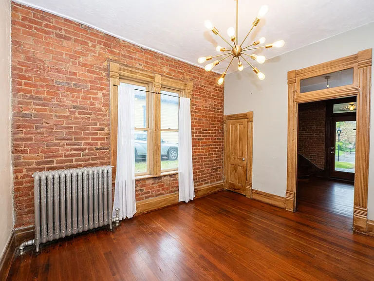 2660 Jefferson Ave — Photo 7