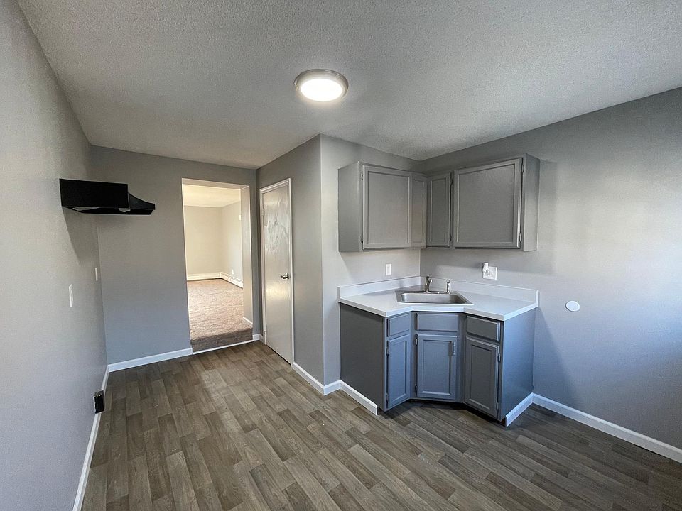 1st image of 20 Lilac Ln #2L