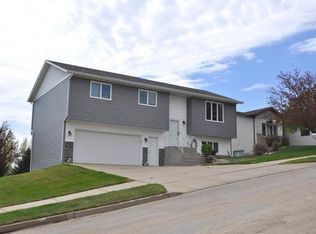 1905 Bruley Rd, Mandan, ND 58554