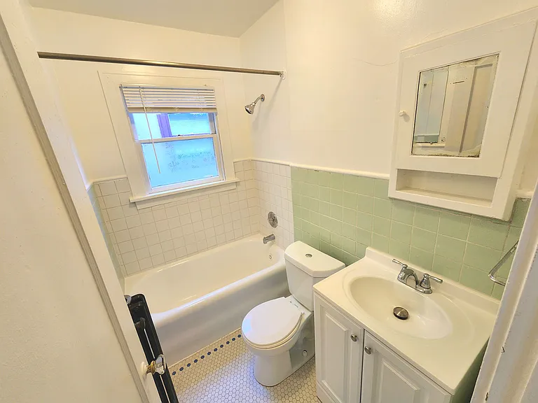 Theresa Renee Apartments — Photo 7