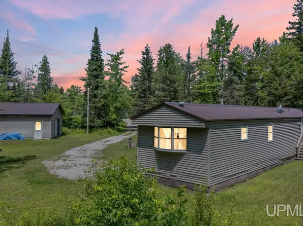 11097 Us Highway 2 Hwy, Rapid River, MI 49878