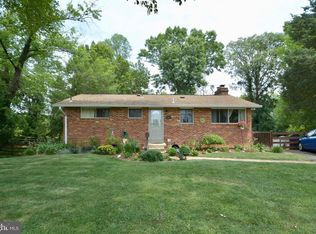 6111 Clovergrass Dr, Alexandria, VA 22310