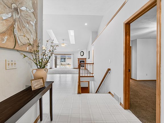 3rd image of N262 Eastowne Ln