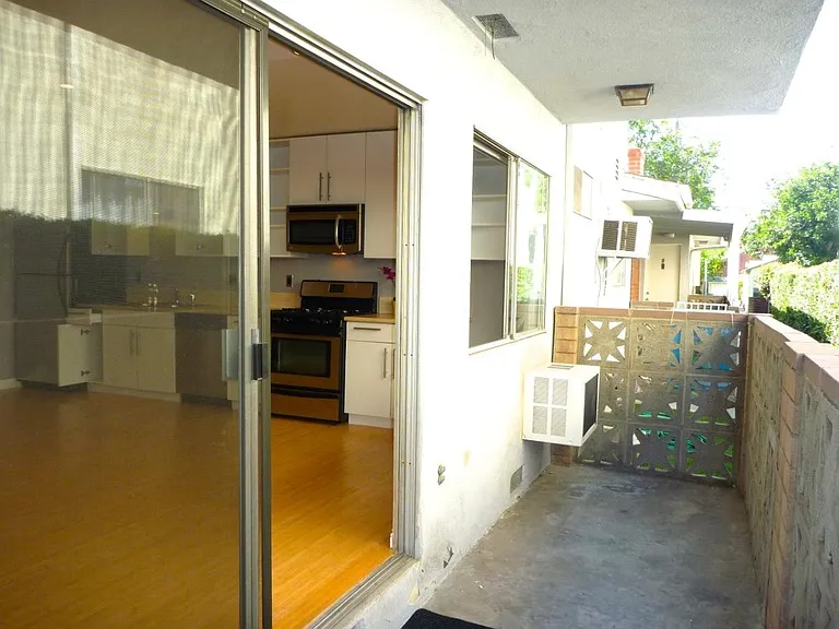 1527 Princeton St #2 — Photo 15