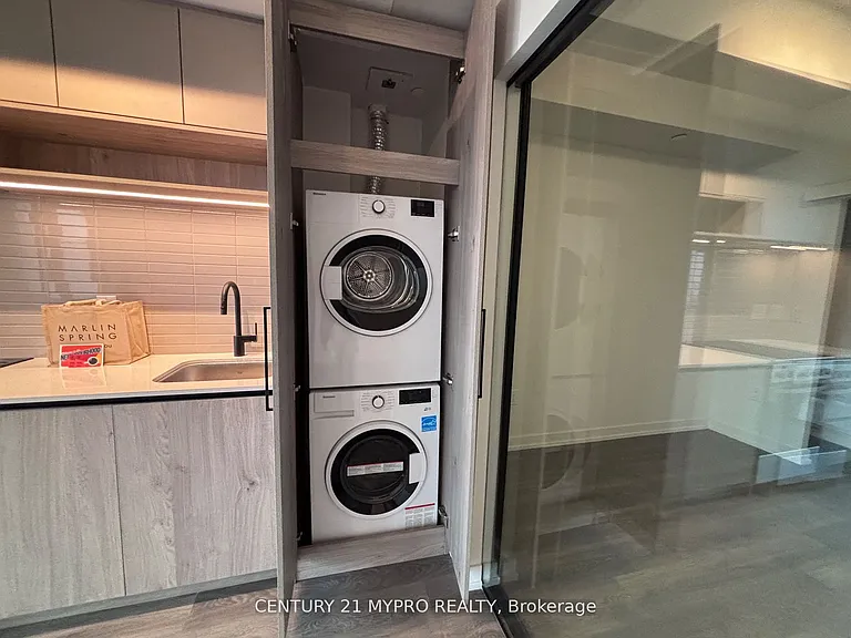 181 Sterling Rd #818 — Photo 6
