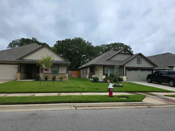 1950 Cartwright St, Bryan, TX 77807