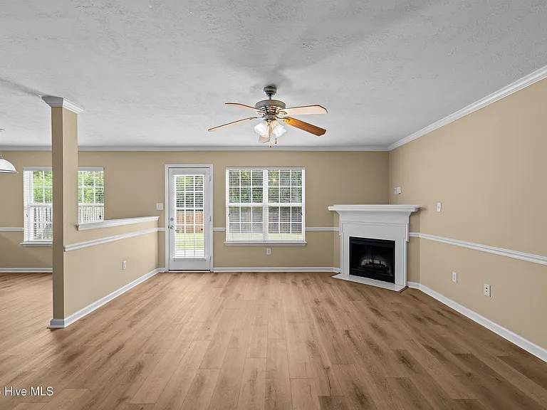 7598 Pleasantville Way — Photo 12