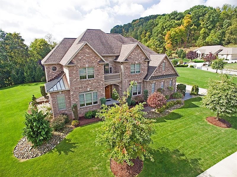 2nd image of 600 Arden Dr