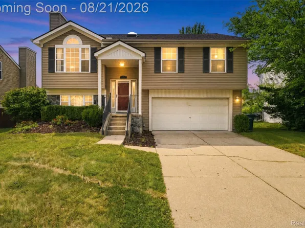 7190 Hogan Dr, Ypsilanti, MI 48197