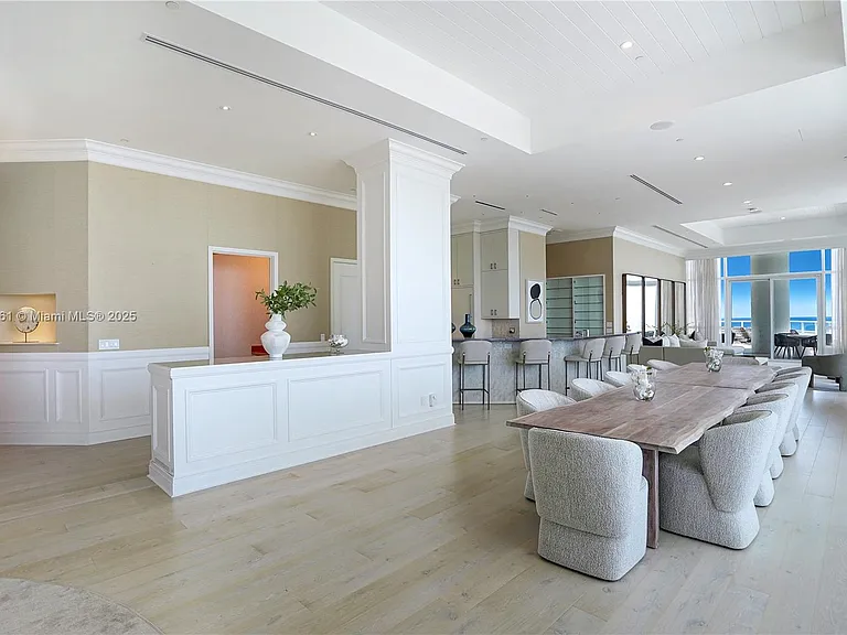 4401 Collins Ave #PH SOUTH — Photo 22
