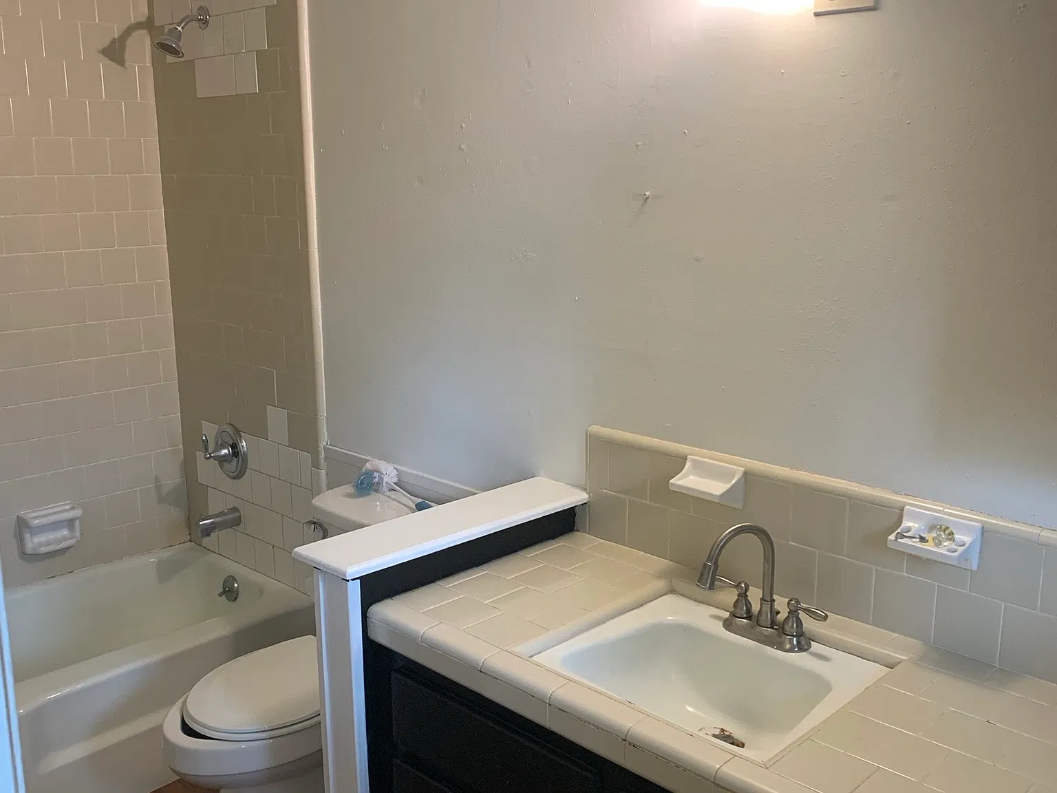 3 bed, 1995 sqft, $2,300 — Photo 2