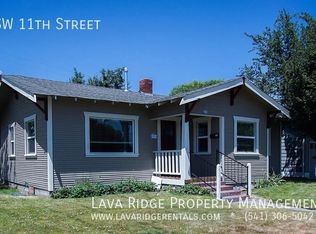 655 SW 11th St, Redmond, OR 97756